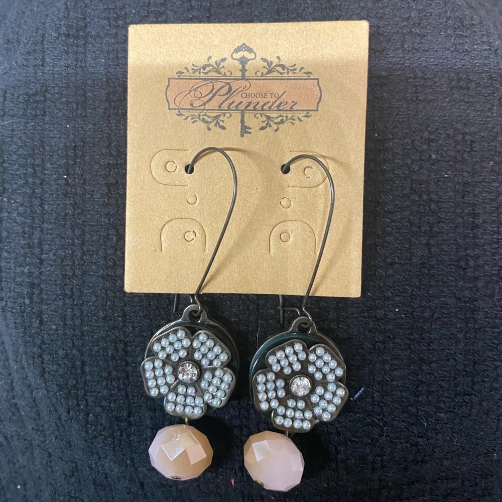 NWT Nicholina earrings